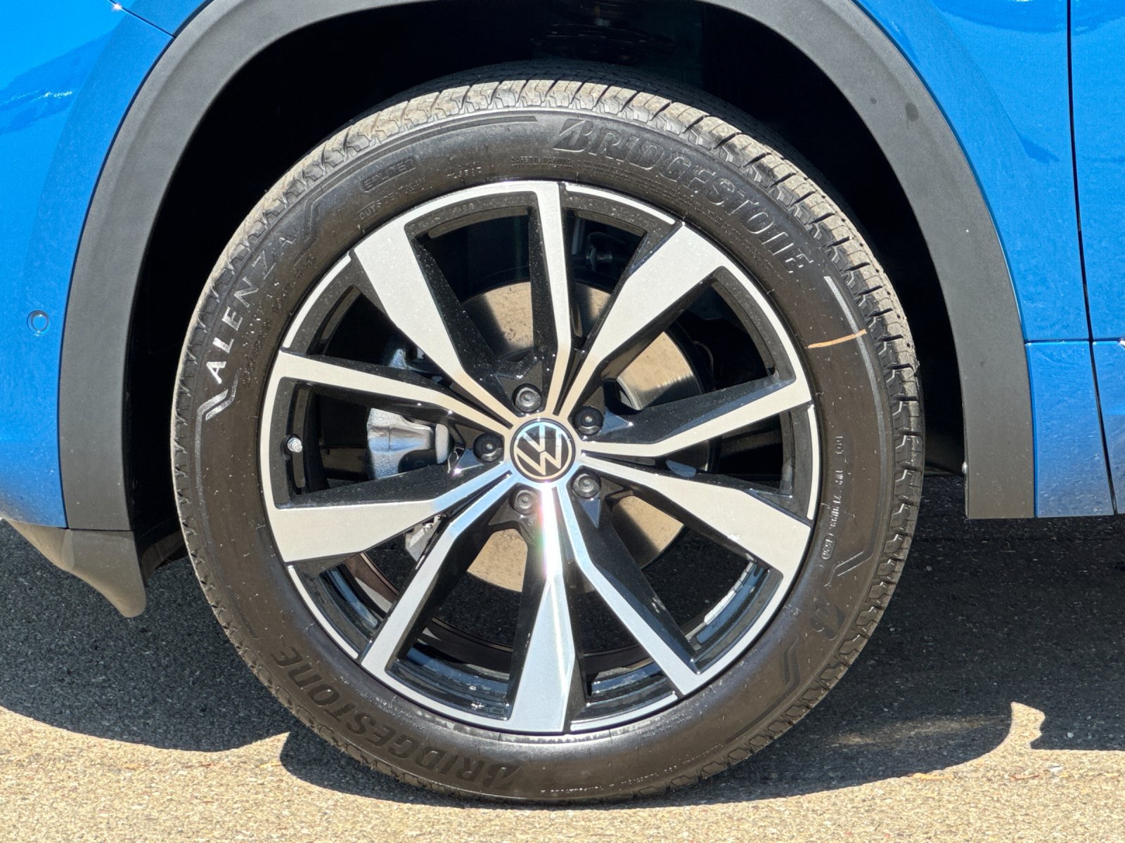 New 2026 Volkswagen Atlas Cross Sport SEL Premium R-Line AWD/4WD image 25