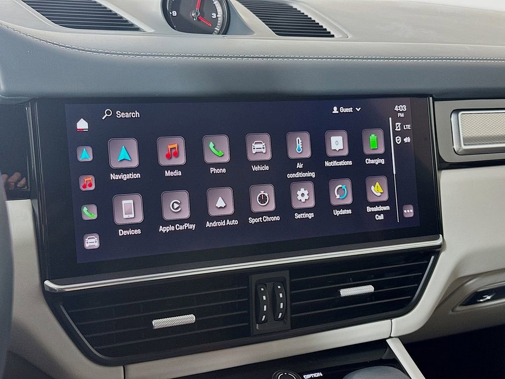 Certified 2023 Porsche Cayenne Platinum Edition image 15