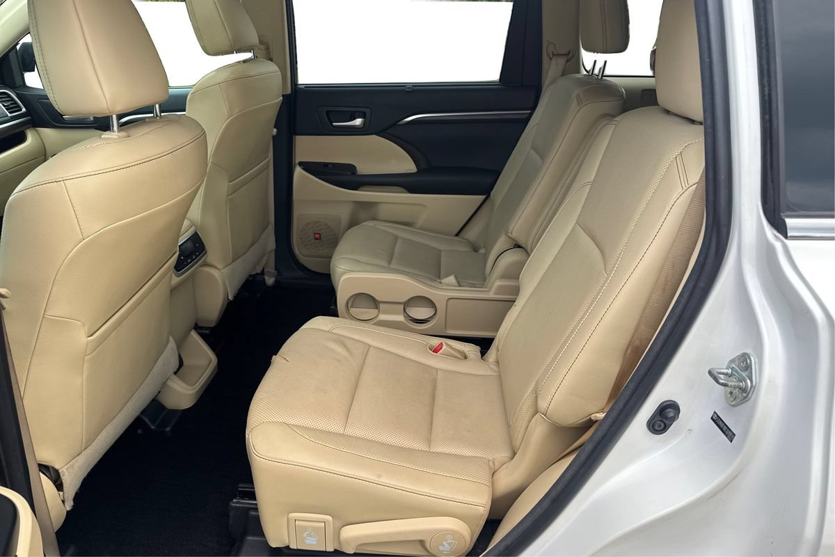 Used 2014 Toyota Highlander Limited FWD image 10