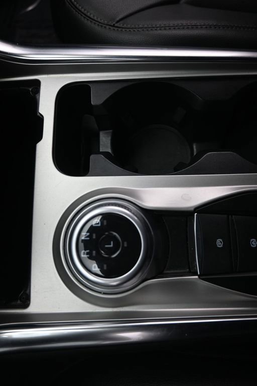 Used 2023 Ford Explorer Limited image 32