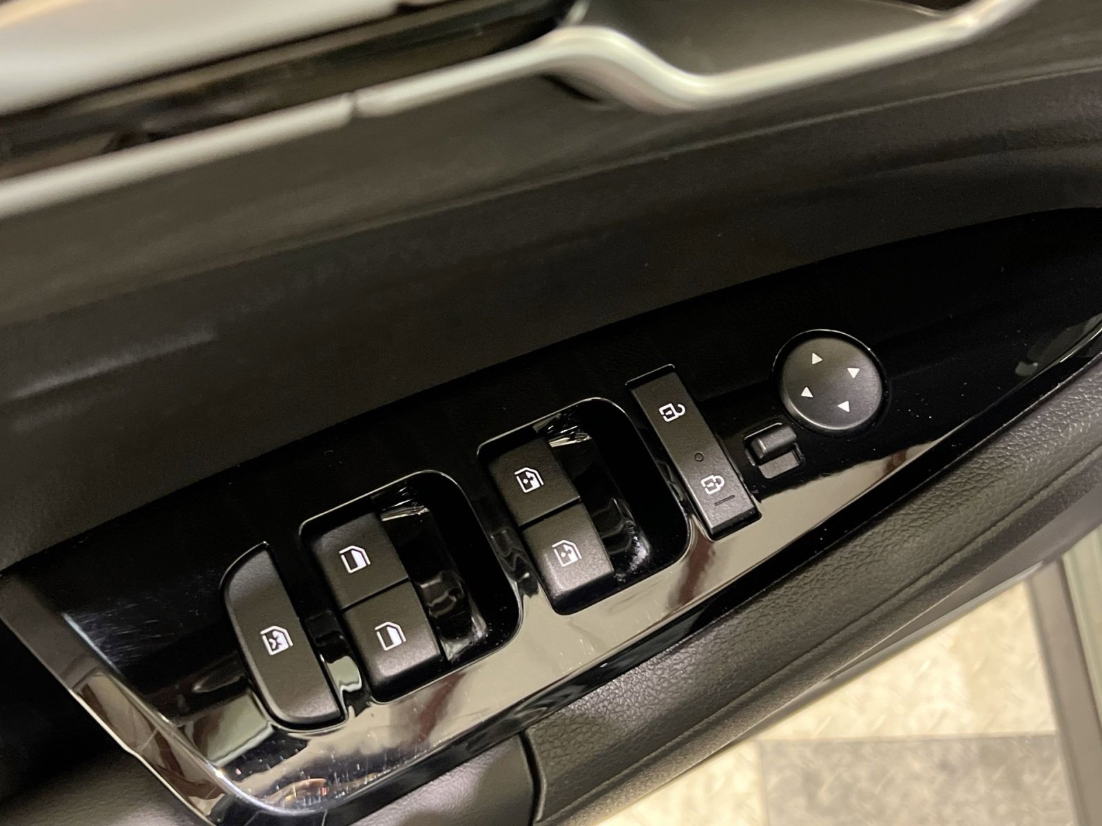 Used 2023 Kia Sportage X-Line w/ X-Line Premium Package image 32