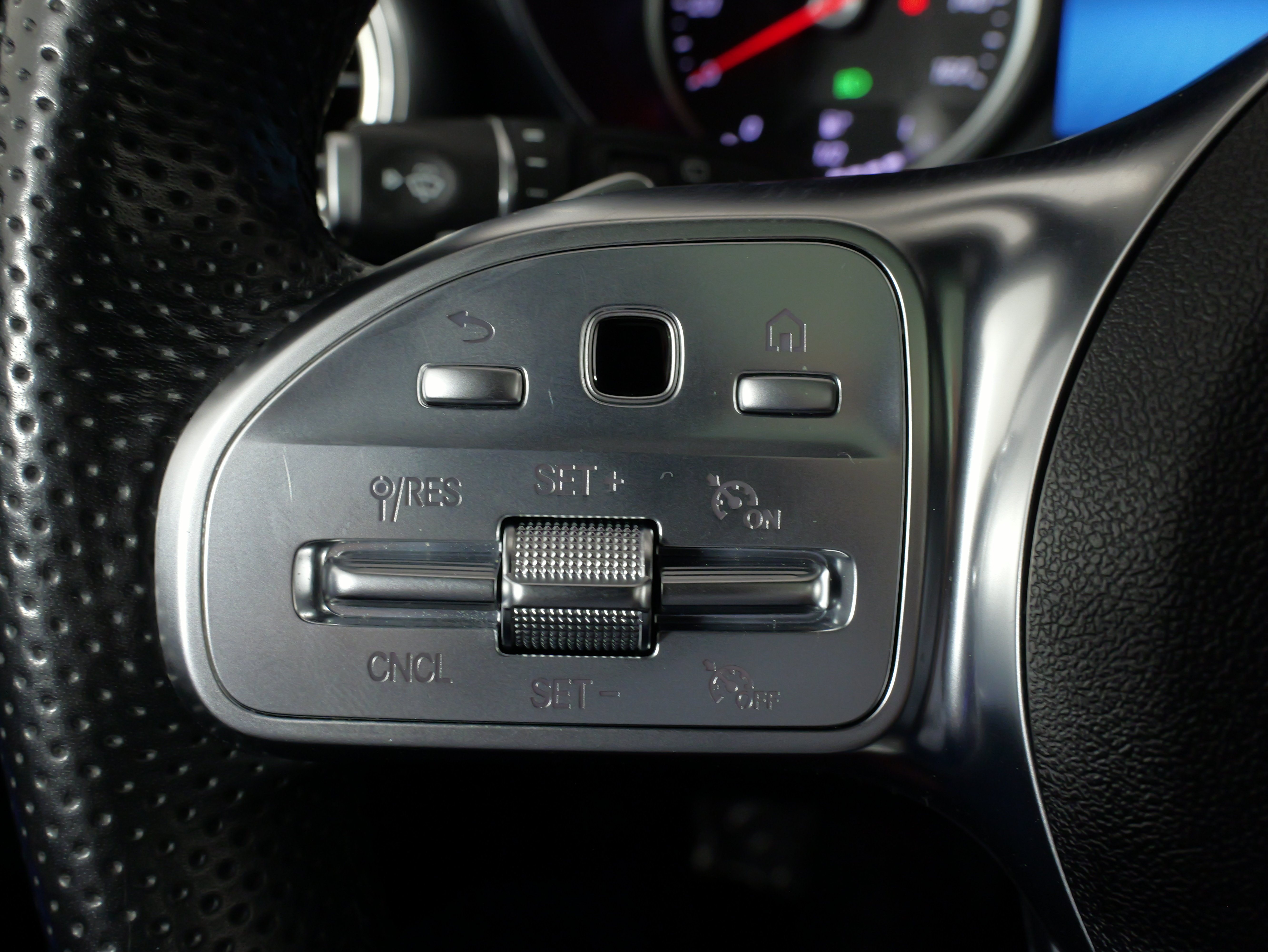 Used 2022 Mercedes-Benz GLC 300 4MATIC image 37