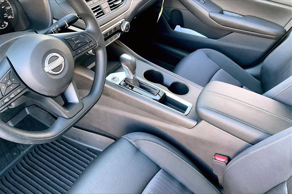 Used 2025 Nissan Altima 2.5 S image 14