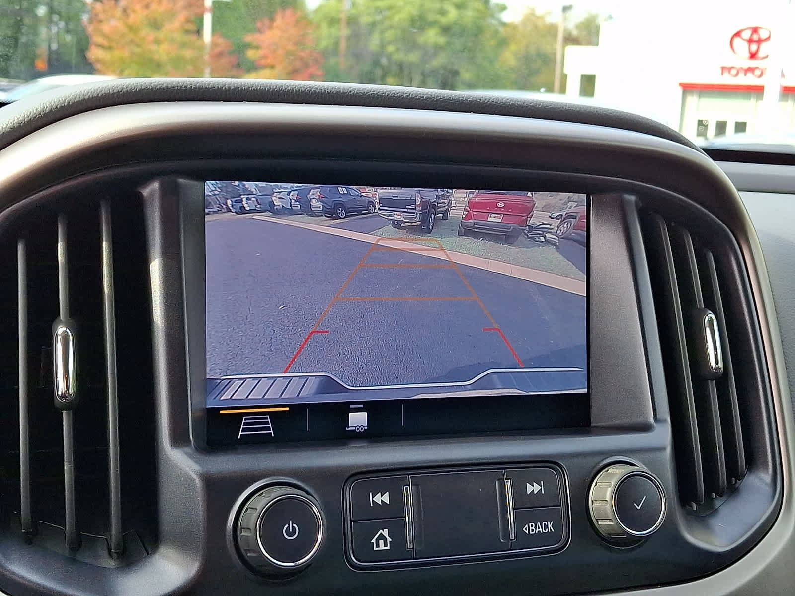 Used 2019 Chevrolet Colorado Z71 AWD/4WD image 21