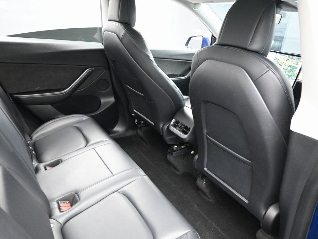 Used 2021 Tesla Model Y Long Range image 33