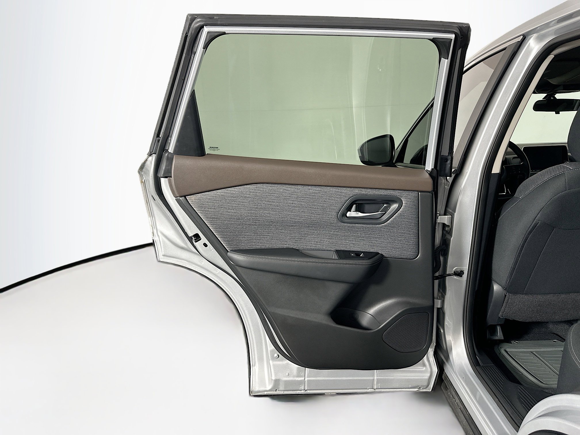 Used 2023 Nissan Rogue SV FWD image 25