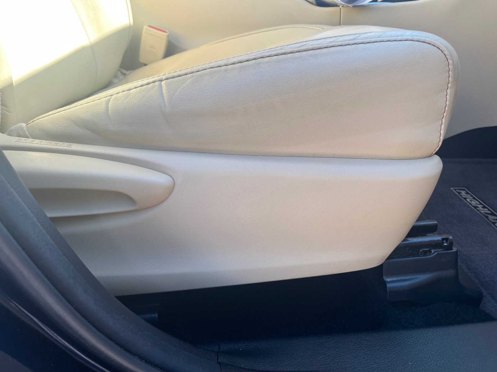 Used 2016 Toyota Highlander XLE FWD image 30