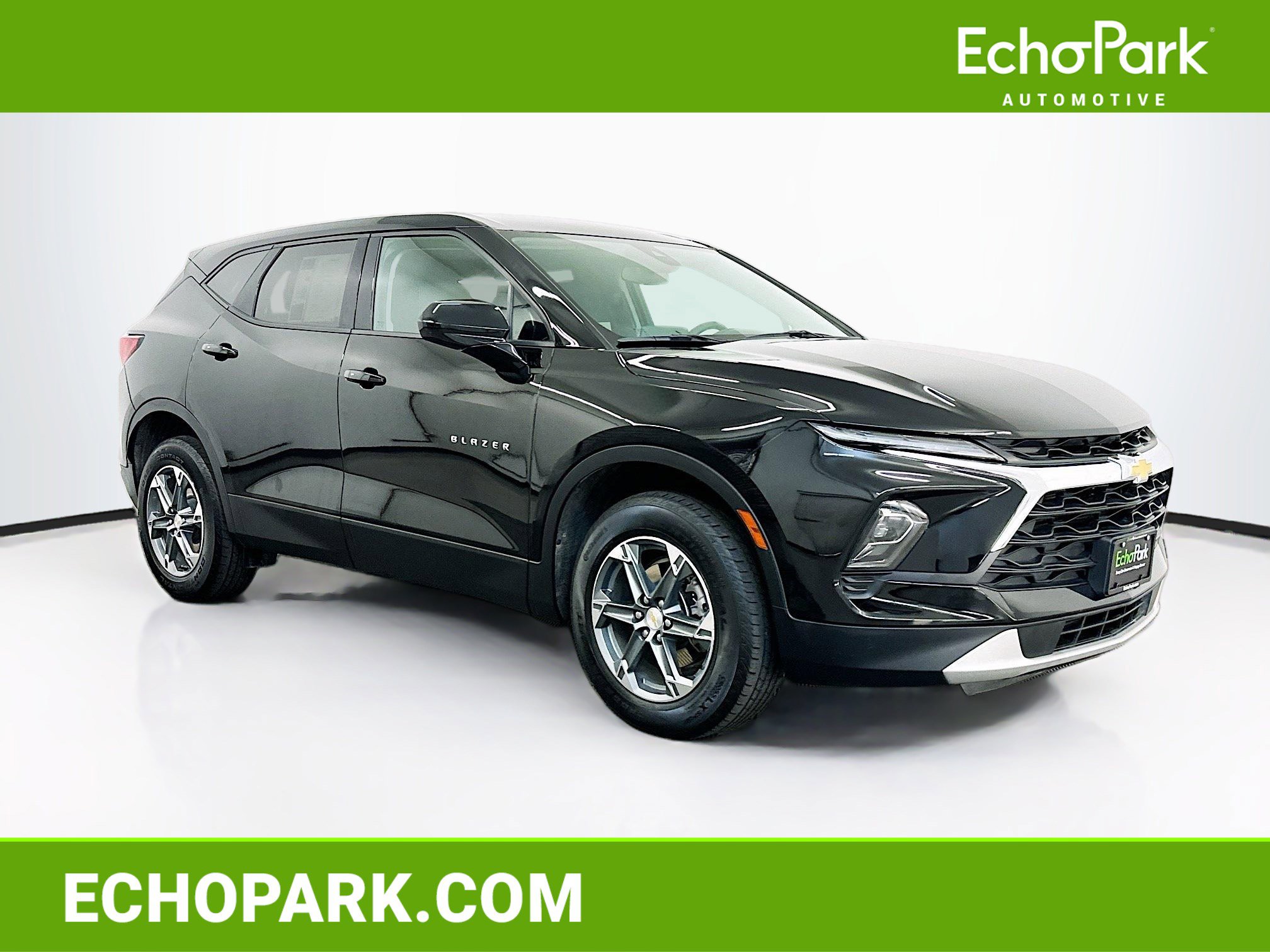 Used 2025 Chevrolet Blazer LT image 1