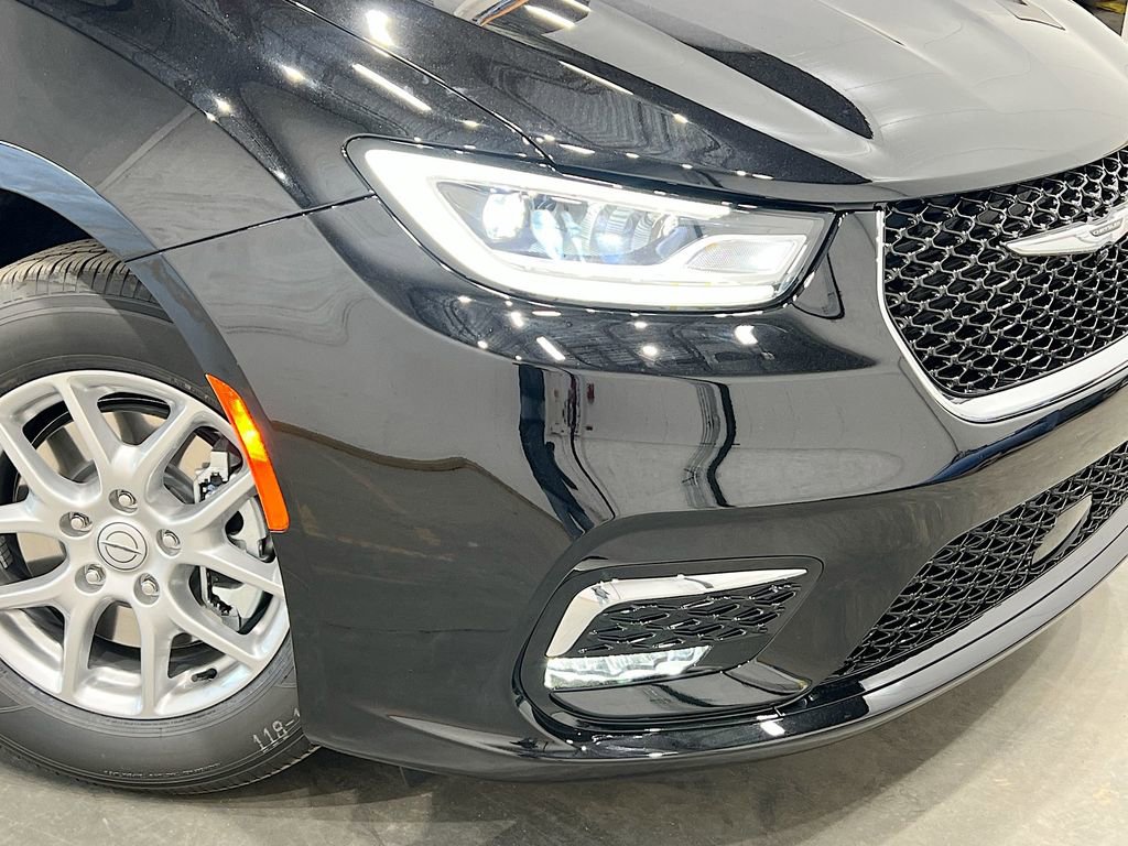 New 2026 Chrysler Pacifica Select image 39
