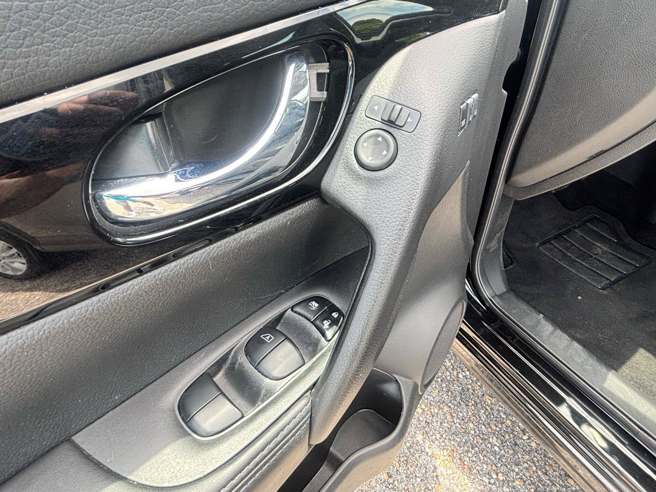 Used 2022 Nissan Rogue Sport SV w/ Technology Package AWD/4WD image 41