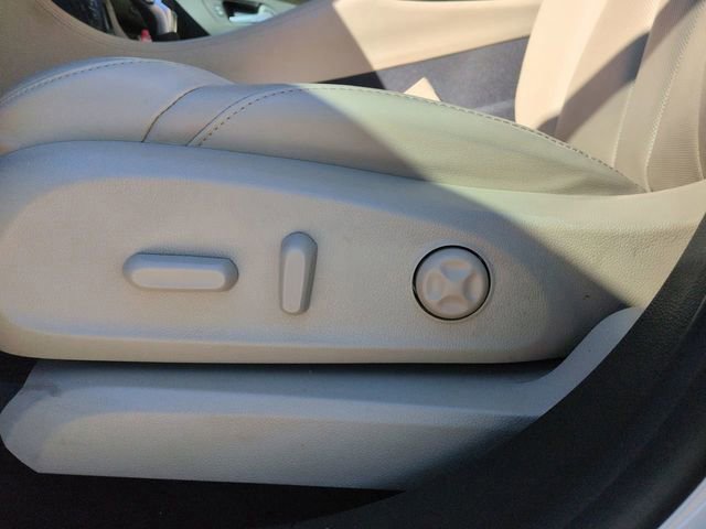 Used 2019 Buick Envision Essence image 18