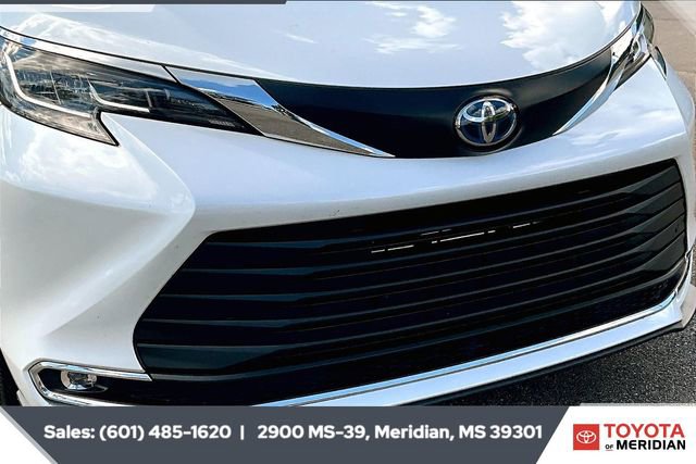 Used 2022 Toyota Sienna XLE image 22
