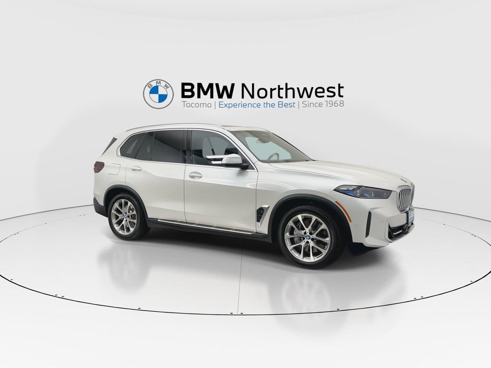 Used 2024 BMW X5 xDrive50e w/ Premium Package AWD/4WD image 6