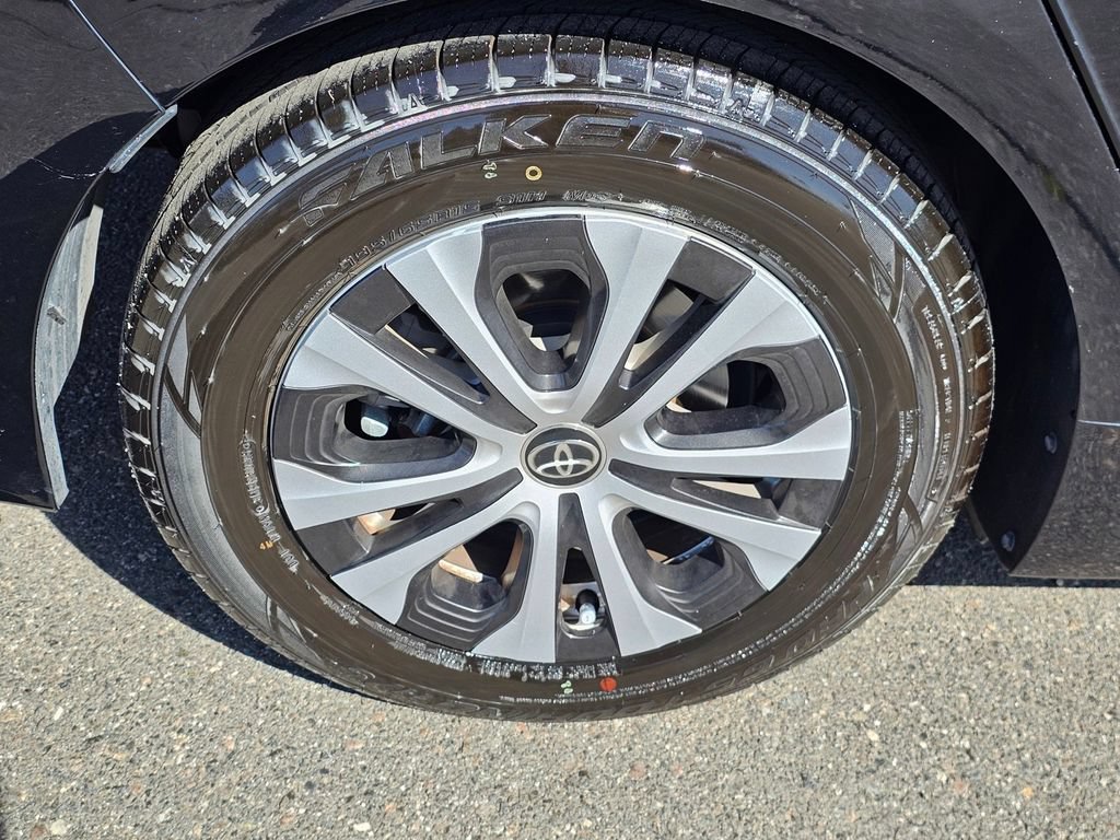 Used 2022 Toyota Prius Prime XLE FWD image 8