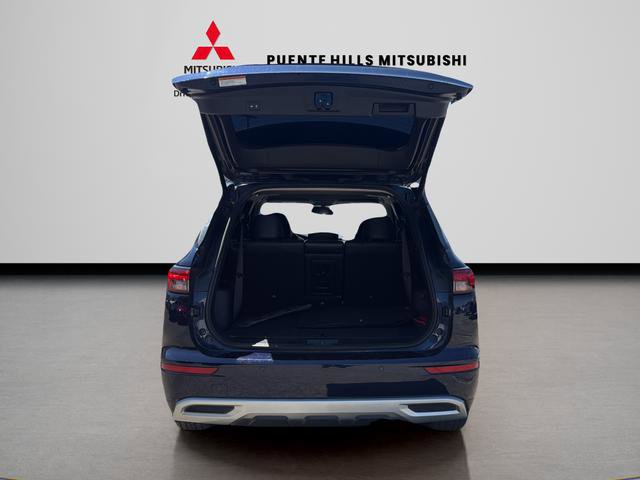 Used 2022 Mitsubishi Outlander SE image 9