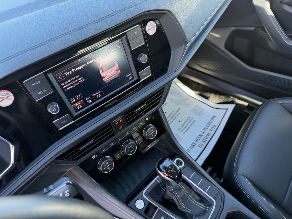 Used 2024 Volkswagen Jetta SE image 19