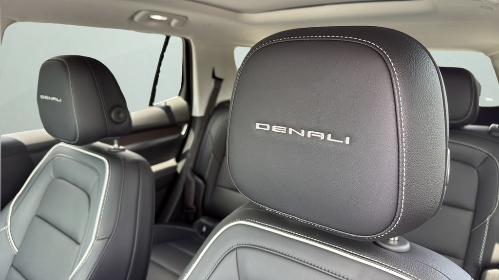 Used 2026 GMC Terrain Denali AWD/4WD image 13