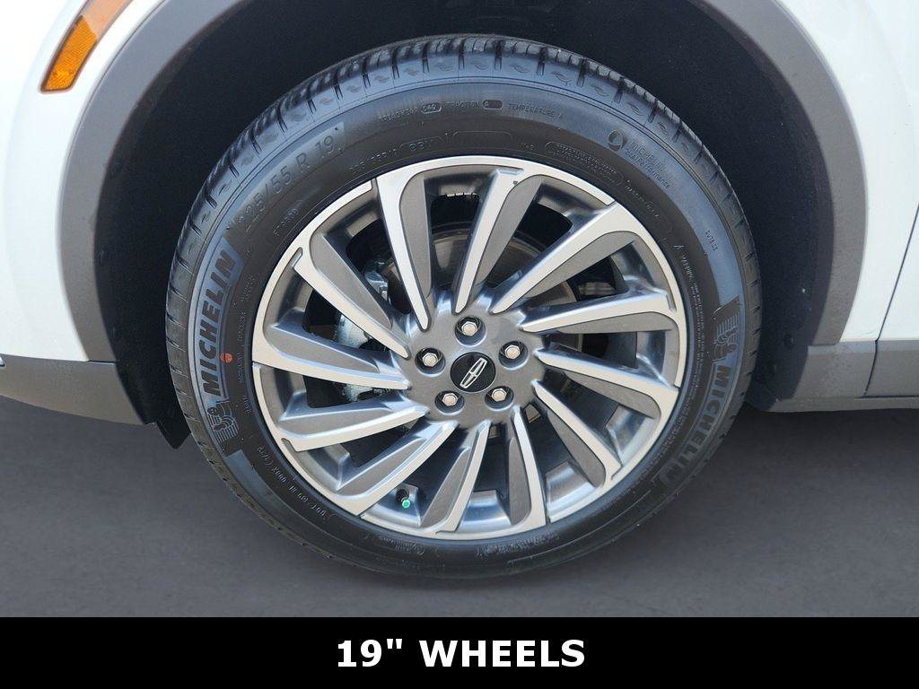 Used 2026 Lincoln Corsair Reserve w/ Towing Package AWD/4WD image 7