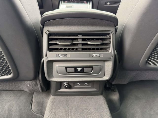 Used 2023 Audi Q7 2.0T Premium w/ Towing Package image 16