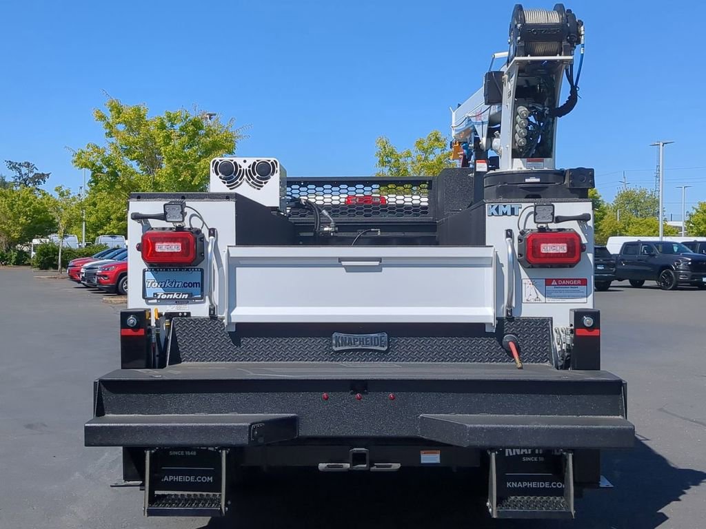 New 2024 RAM 5500 Tradesman AWD/4WD image 4