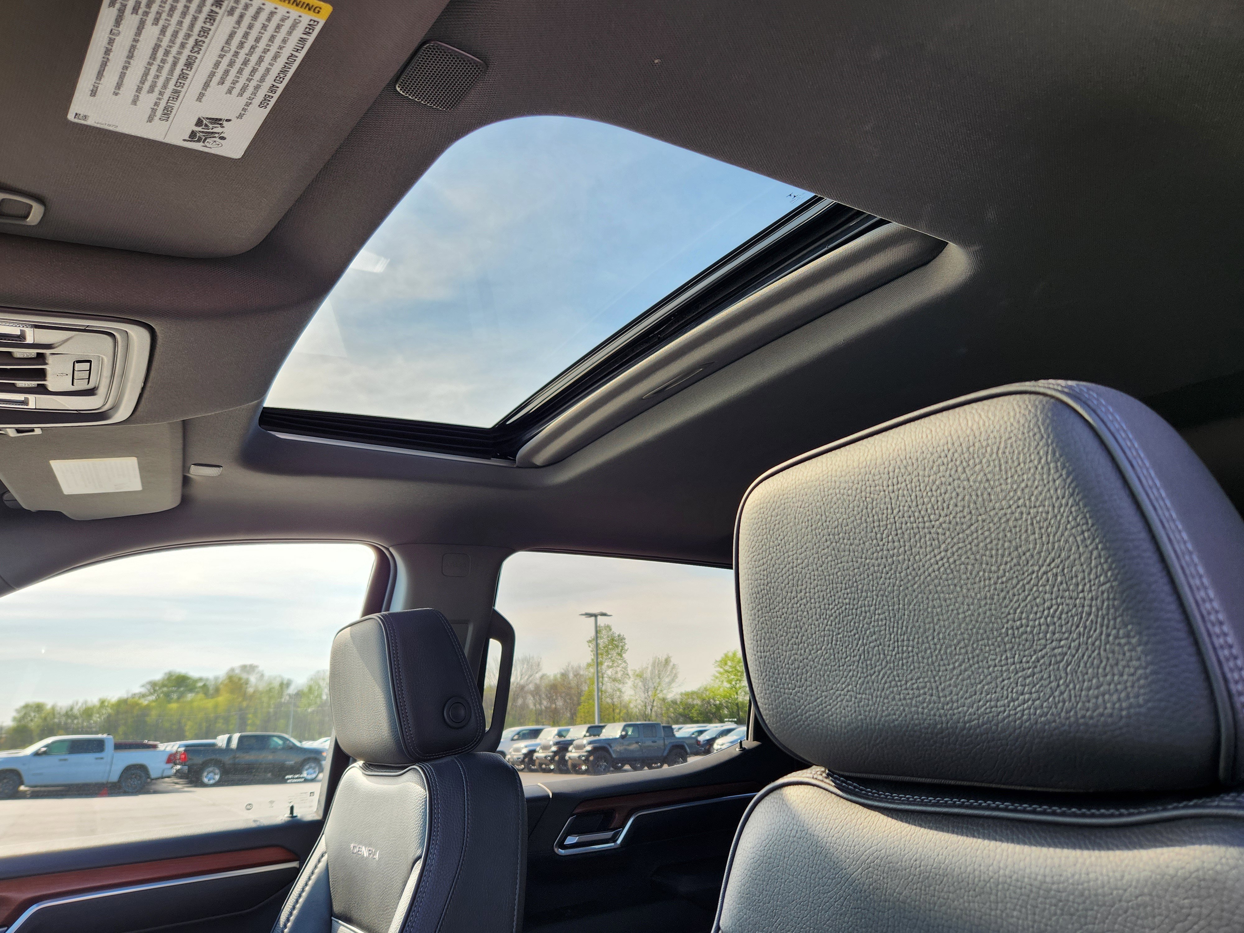 Used 2023 GMC Sierra 1500 Denali w/ Denali Reserve Package AWD/4WD image 24