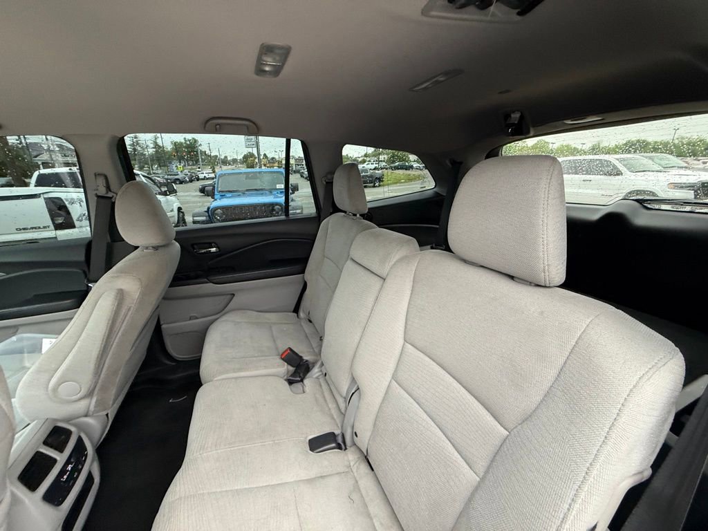 Used 2017 Honda Pilot EX image 25