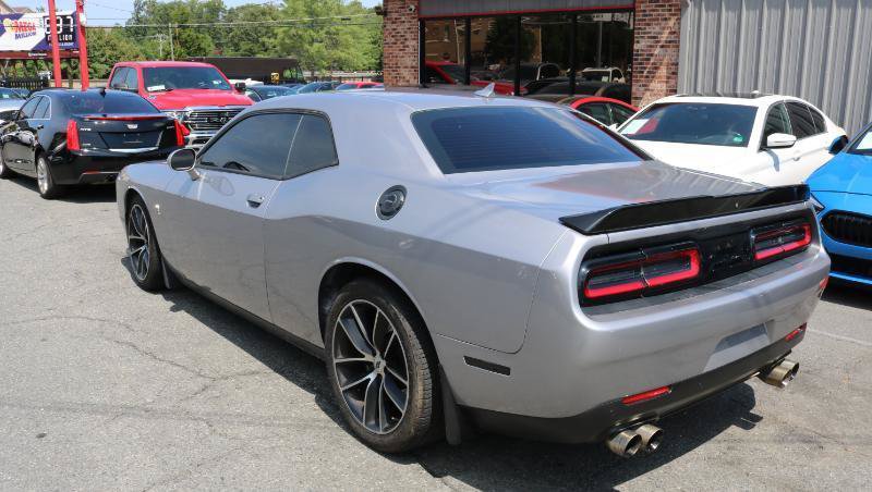 Used 2018 Dodge Challenger R/T Scat Pack w/ Leather Interior Group RWD image 5