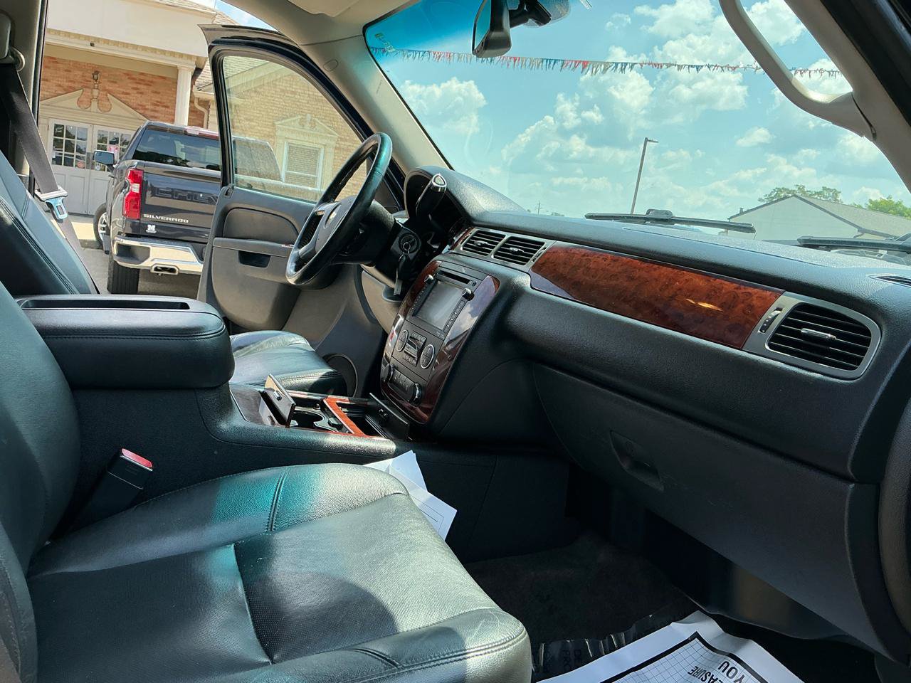 Used 2012 Chevrolet Suburban LTZ AWD/4WD image 22
