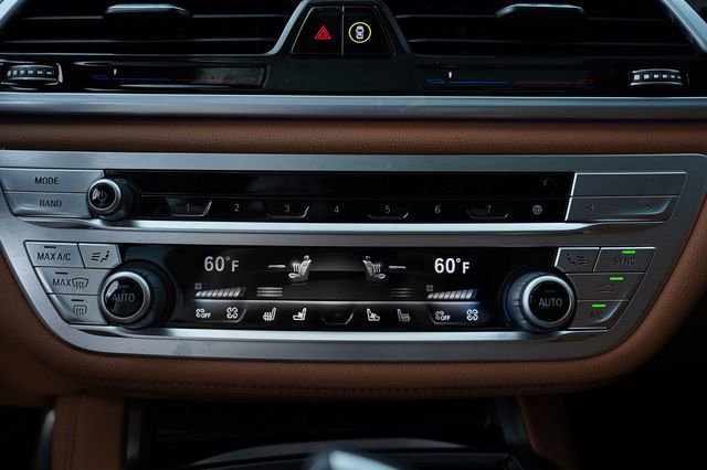 Used 2022 BMW 740i w/ M Sport Package RWD image 32