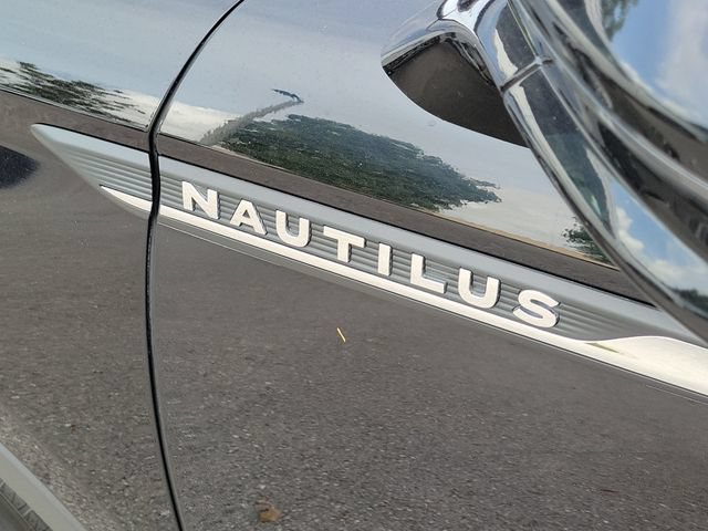 Certified 2023 Lincoln Nautilus FWD w/ Premium Package image 9