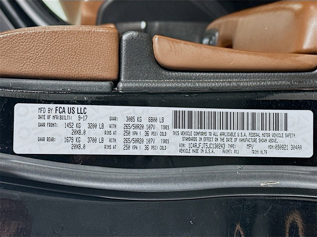 Used 2018 Jeep Grand Cherokee Summit w/ Platinum Series Group image 37