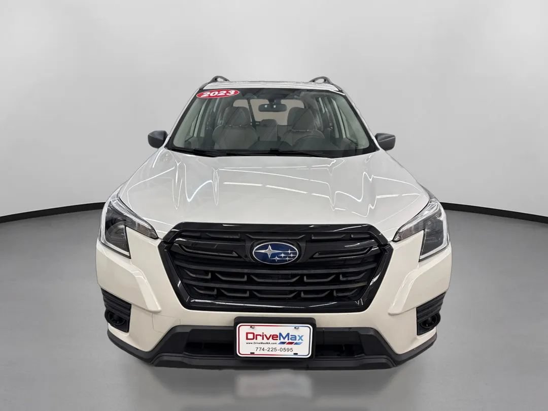 Used 2023 Subaru Forester AWD/4WD image 2