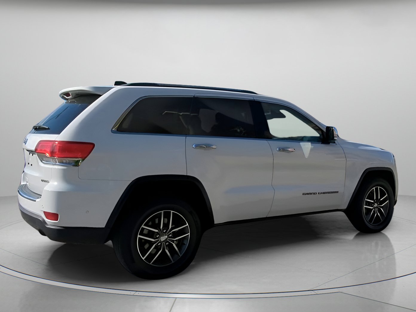 Used 2018 Jeep Grand Cherokee Limited image 28
