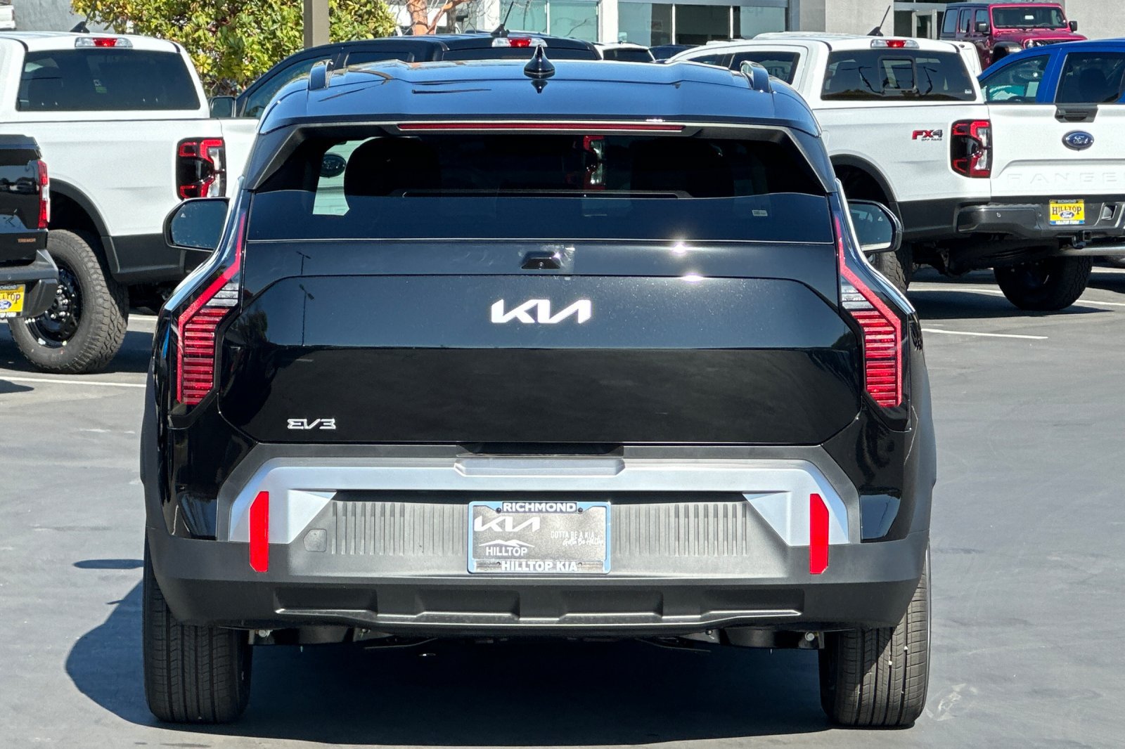 New 2027 Kia EV3 Wind FWD image 5