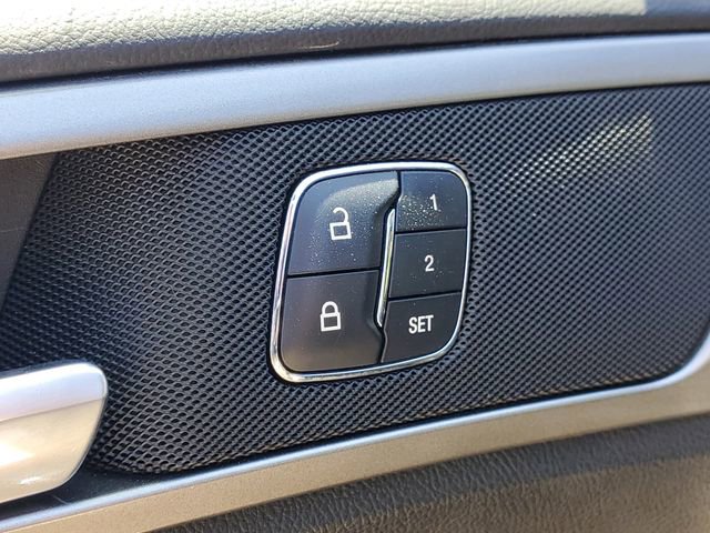 Used 2018 Ford Fusion SE w/ Fusion SE Technology Package AWD/4WD image 10