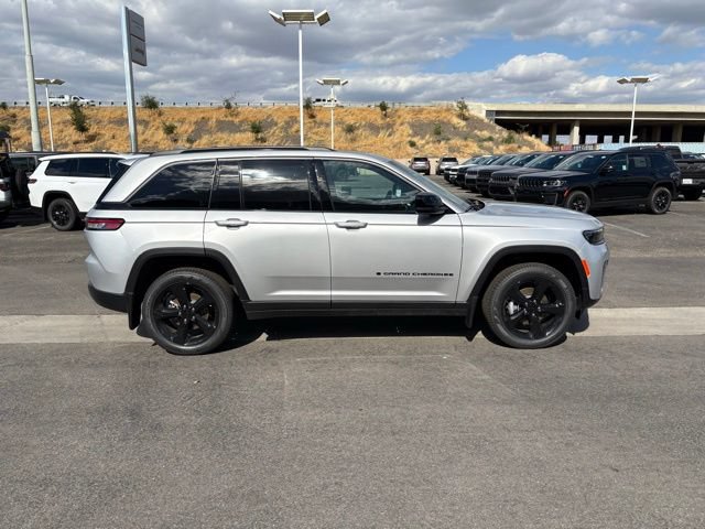 New 2026 Jeep Grand Cherokee Limited w/ Limited Altitude Package RWD image 8