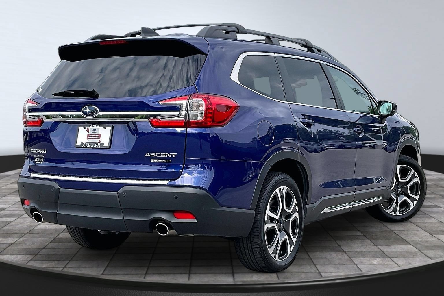 Certified 2026 Subaru Ascent Limited AWD/4WD image 2