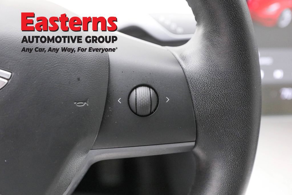 Used 2020 Tesla Model 3 Standard Range image 16