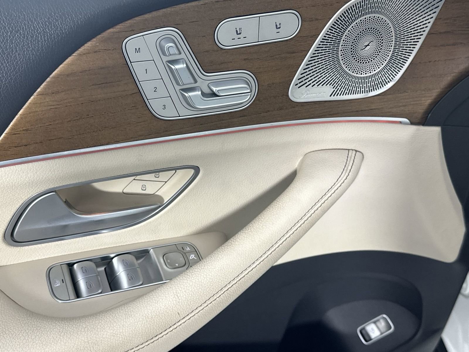 Used 2020 Mercedes-Benz GLE 350 w/ Premium Package image 13