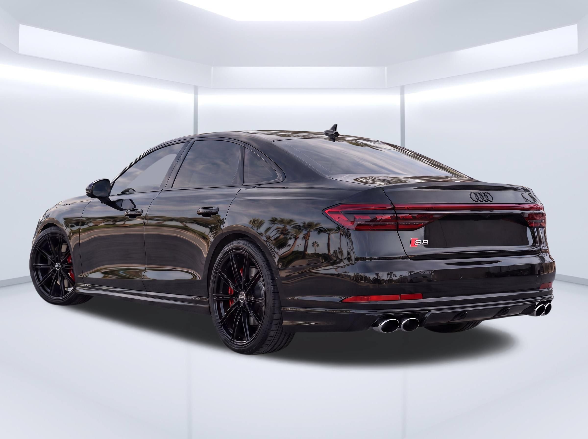 Used 2023 Audi S8 w/ S8 Comfort Plus Package AWD/4WD image 3