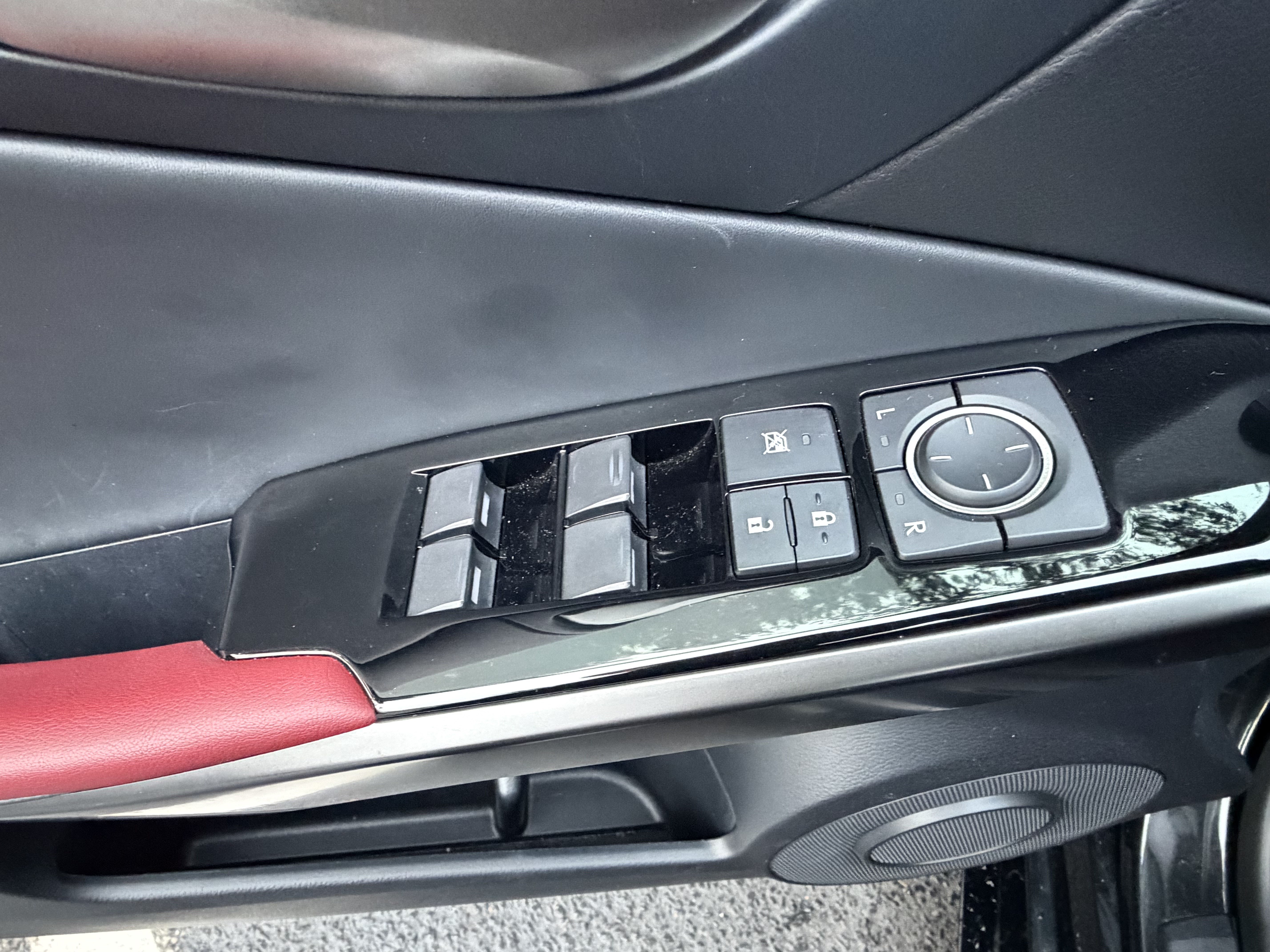 Used 2025 Lexus IS 350 F Sport RWD image 14
