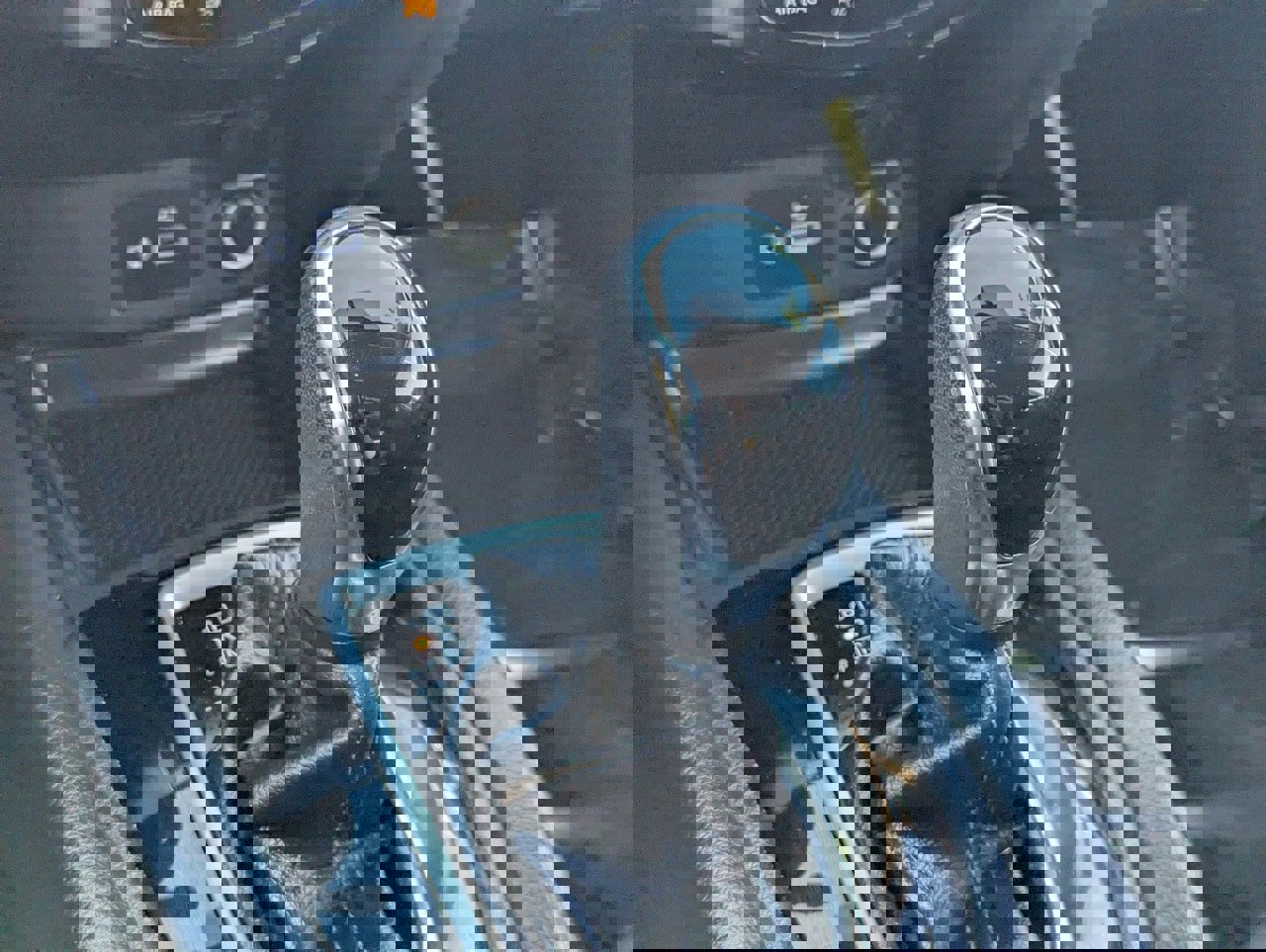 Used 2018 Nissan Rogue SV image 26