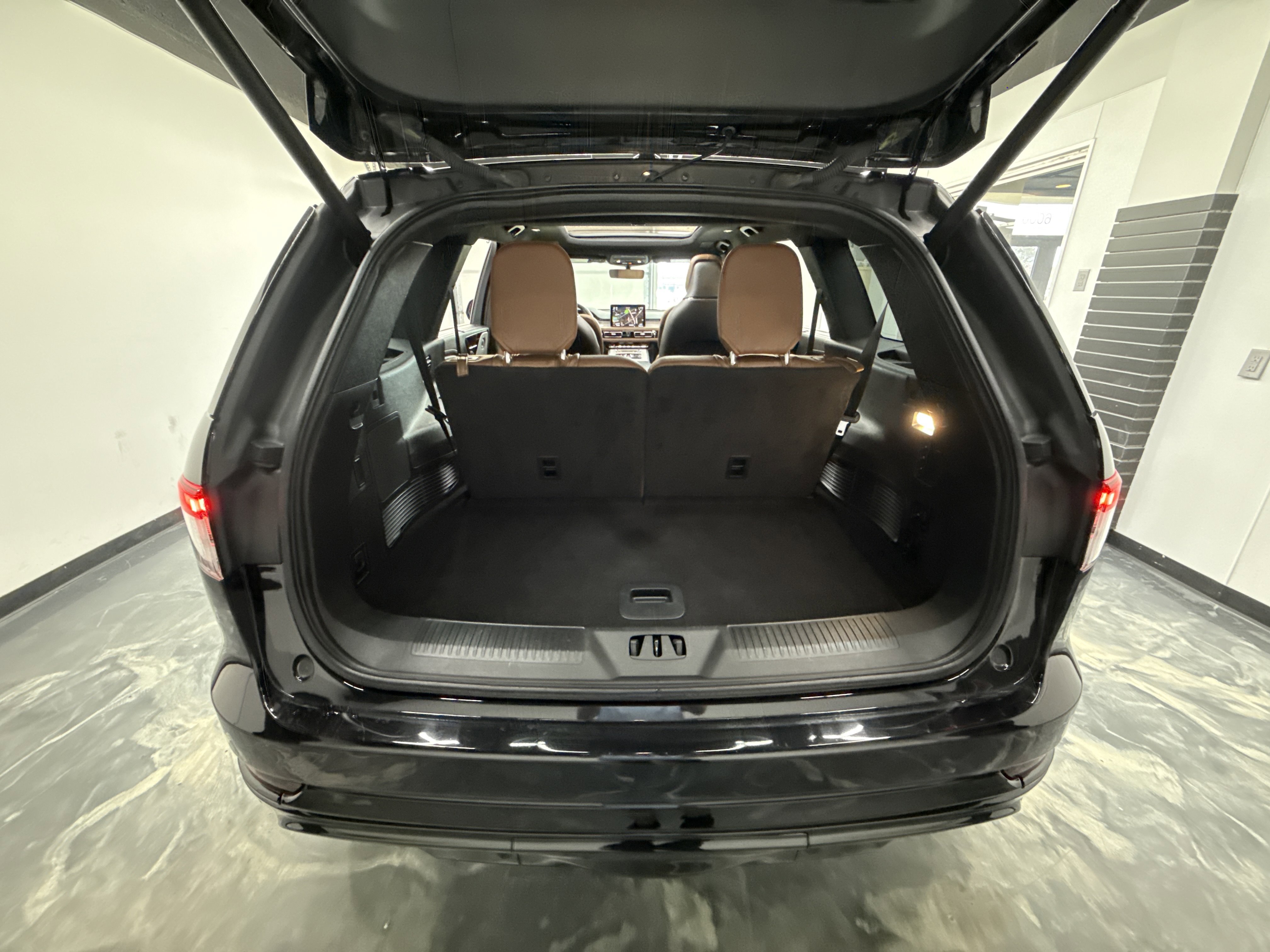 Used 2023 Lincoln Aviator Reserve w/ Equipment Group 201A image 30