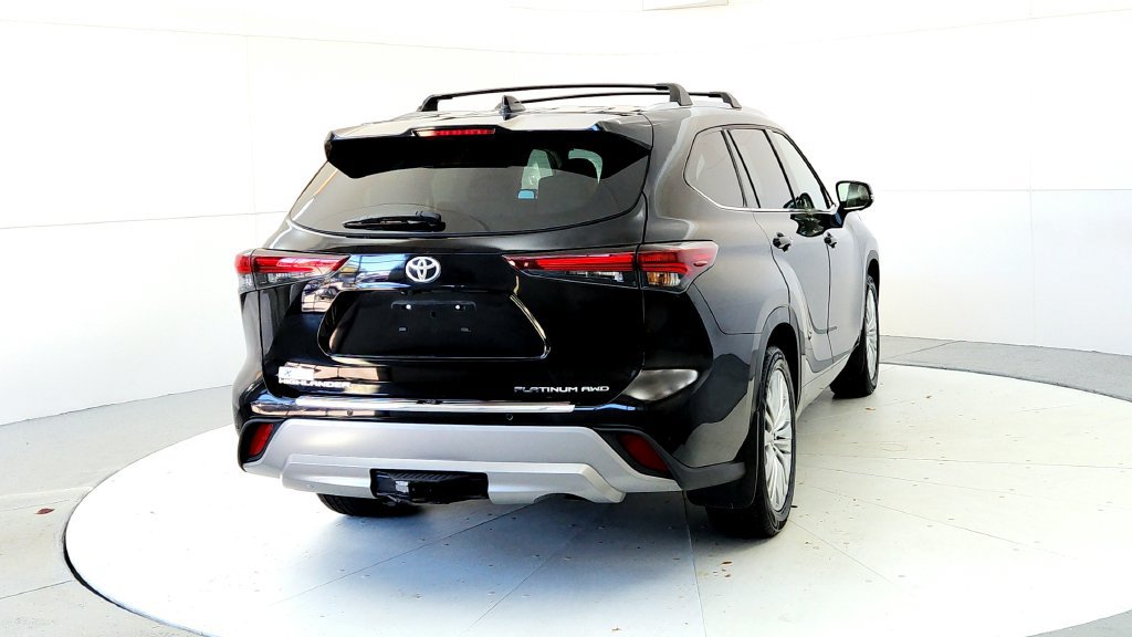 Used 2025 Toyota Highlander Platinum AWD/4WD image 5