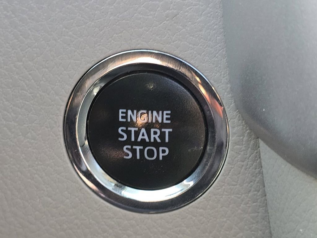 Used 2019 Toyota Highlander XLE AWD/4WD image 35
