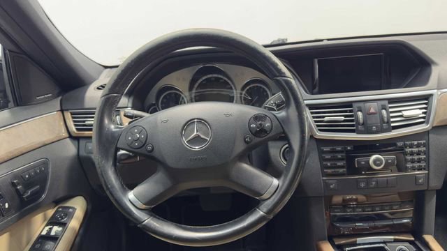 Used 2010 Mercedes-Benz E 350 Sedan image 17