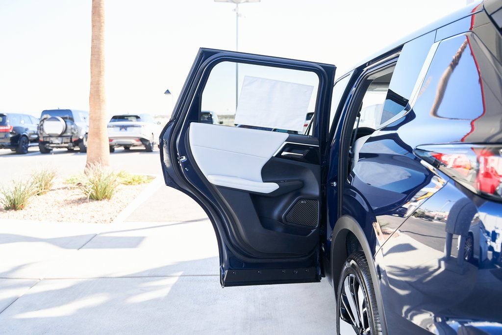 Used 2025 Mitsubishi Outlander SE FWD image 15
