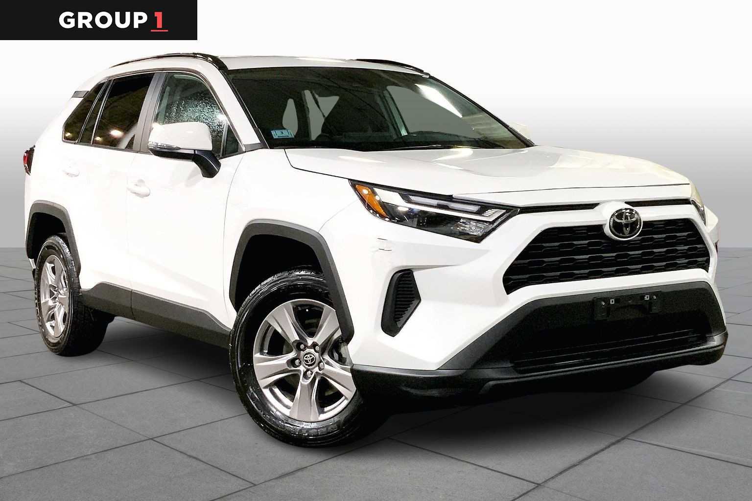Used 2023 Toyota RAV4 XLE image 2