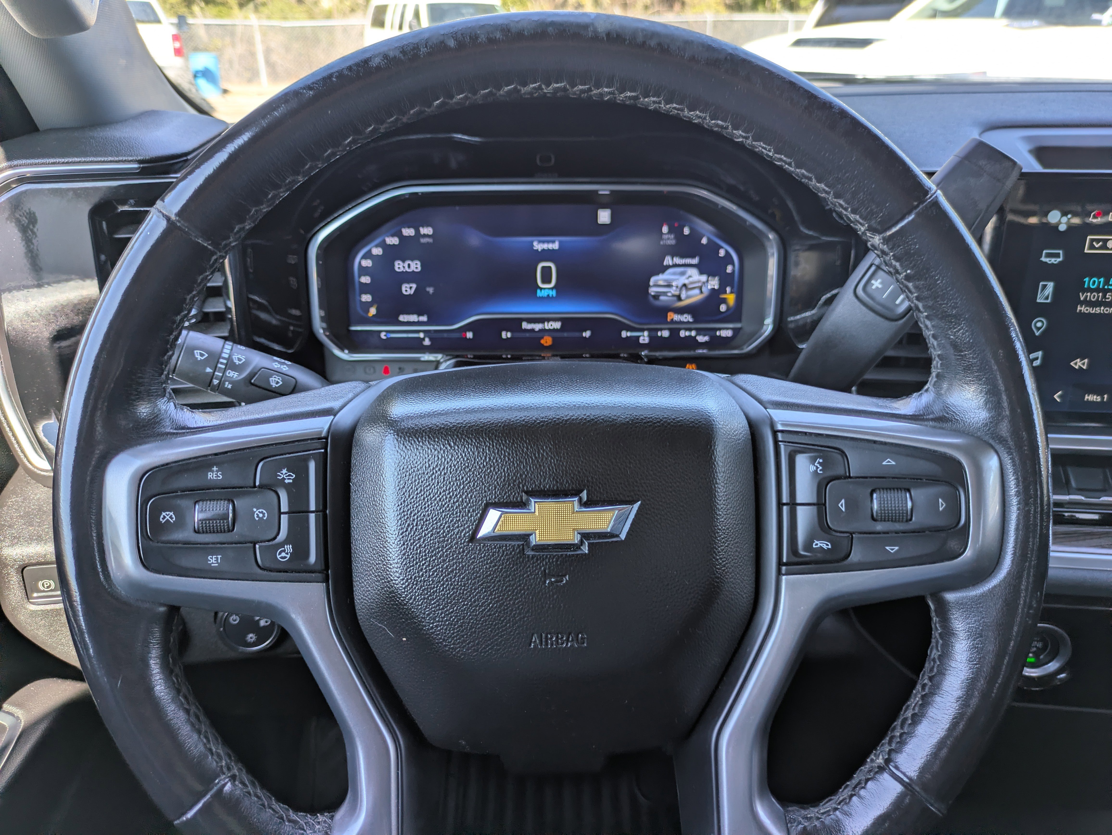 Used 2022 Chevrolet Silverado 1500 LT image 17