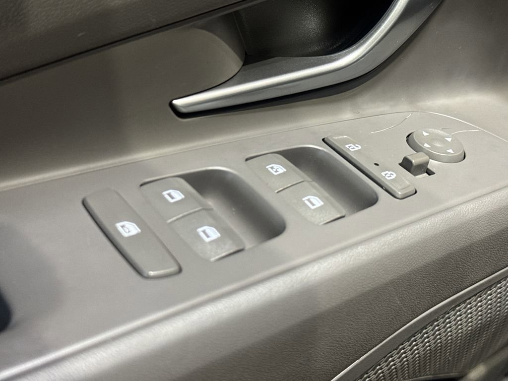 Used 2023 Hyundai Elantra SEL w/ Cargo Package image 29